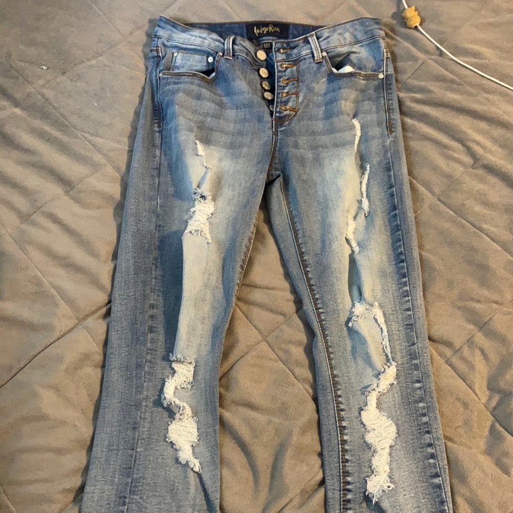 High rise ripped jeans